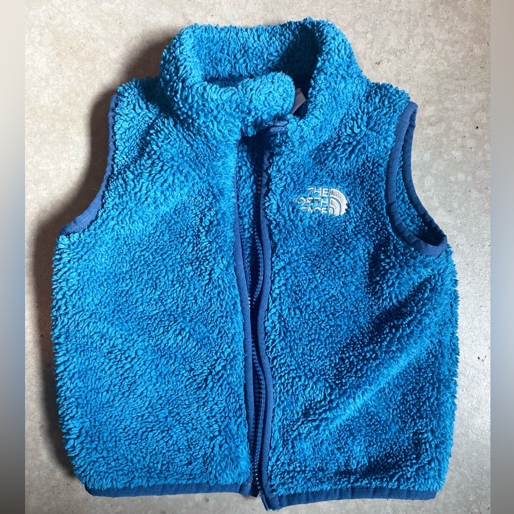 🦕 The North Face Boy Vest